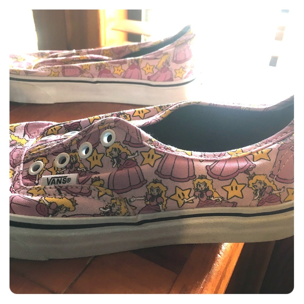 Vans Nintendo Authentic Princess Peach Limited 7.5